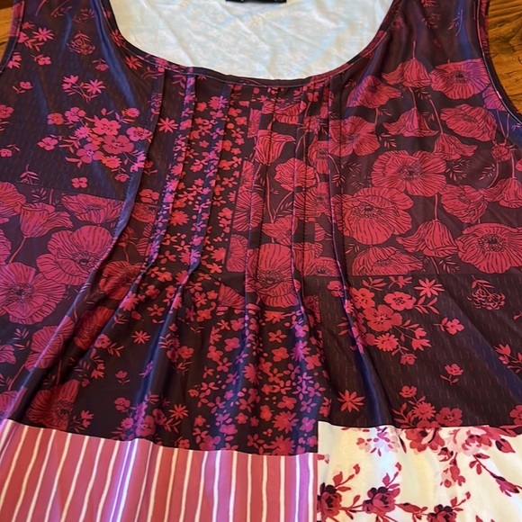 Lily Sleeveless Tunic Top Burgundy & White Size Large - Picture 4 of 9